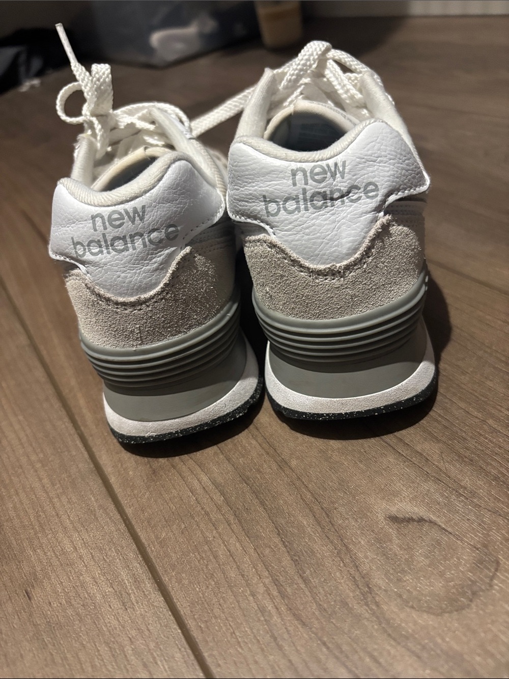 New Balance 574 women’s 6 Gray Sneakers - Picture 6 of 7
